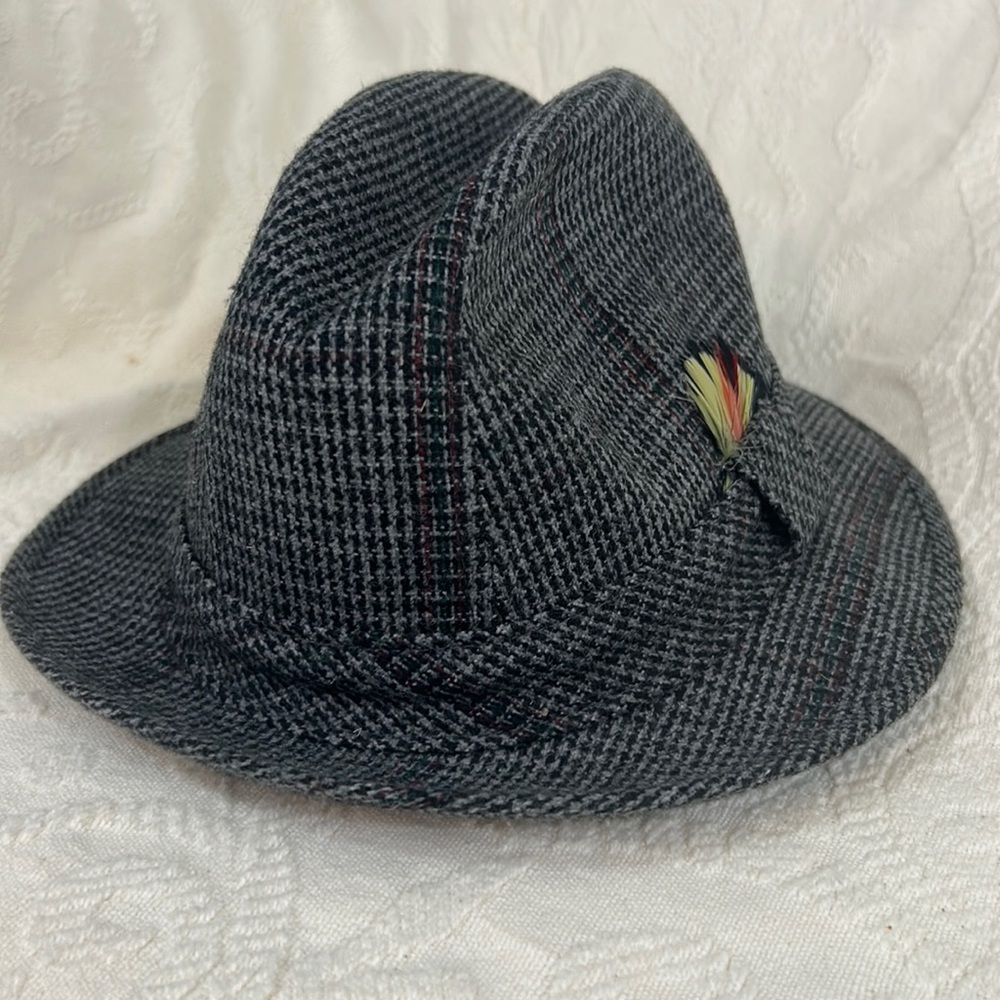 Stetson Fedora gray/black plaid hat size 7 with feathers on one side